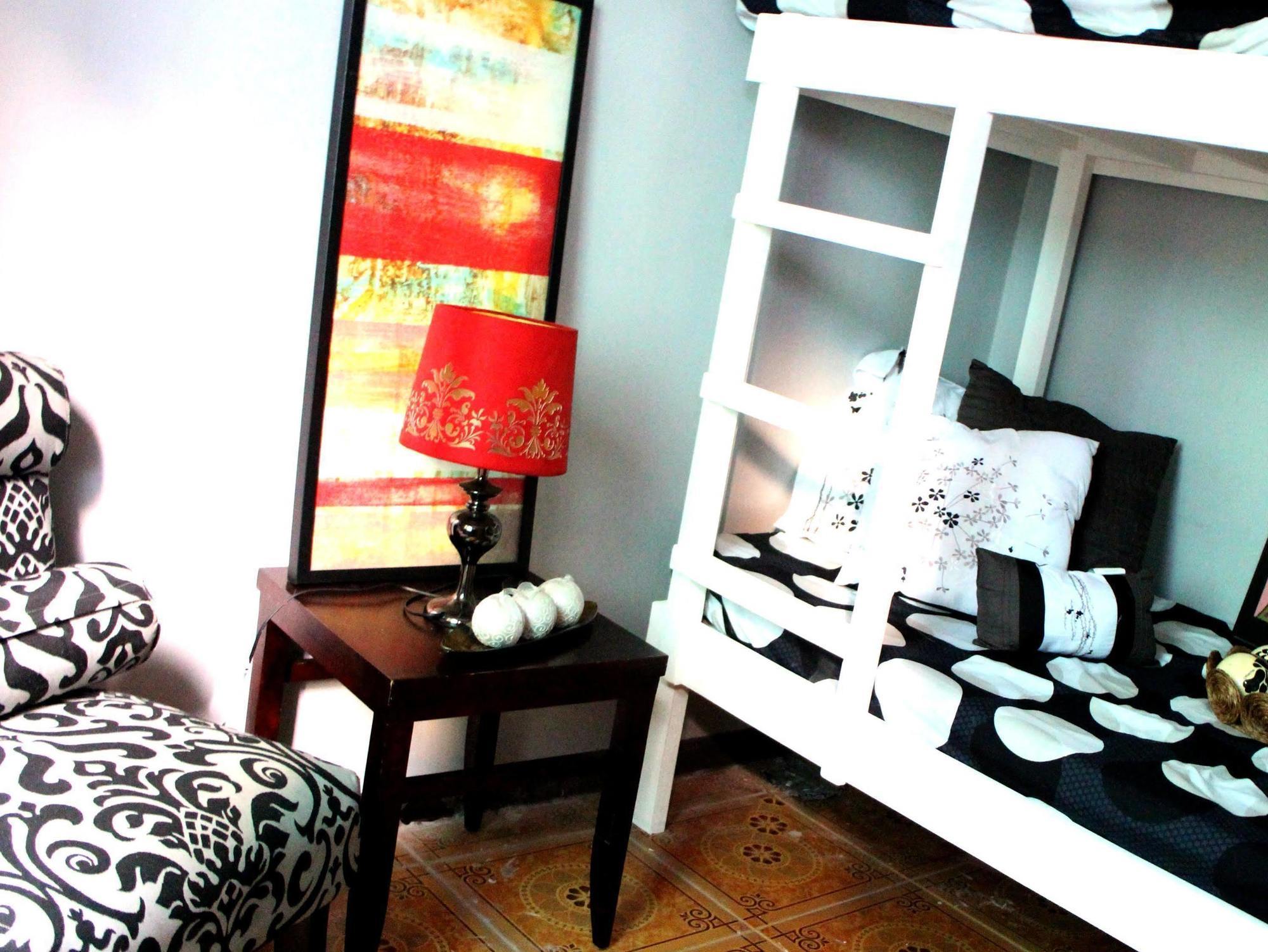 Urban Hostel Pasig City Экстерьер фото